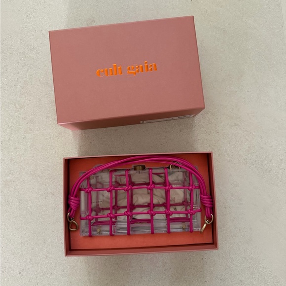 Cult Gaia Bess Caged Clear Top-Handle
Shoulder Bag - Picture 2 of 10